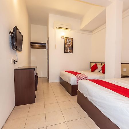 Oyo 1192 Hash House Hotel Malacca Екстер'єр фото