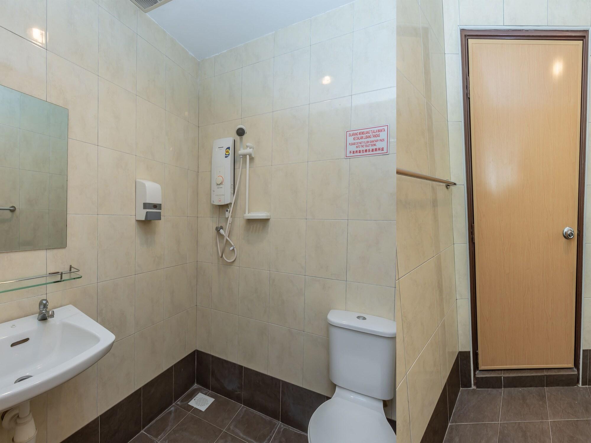 Oyo 1192 Hash House Hotel Malacca Екстер'єр фото