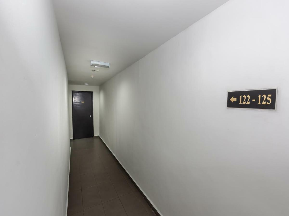 Oyo 1192 Hash House Hotel Malacca Екстер'єр фото